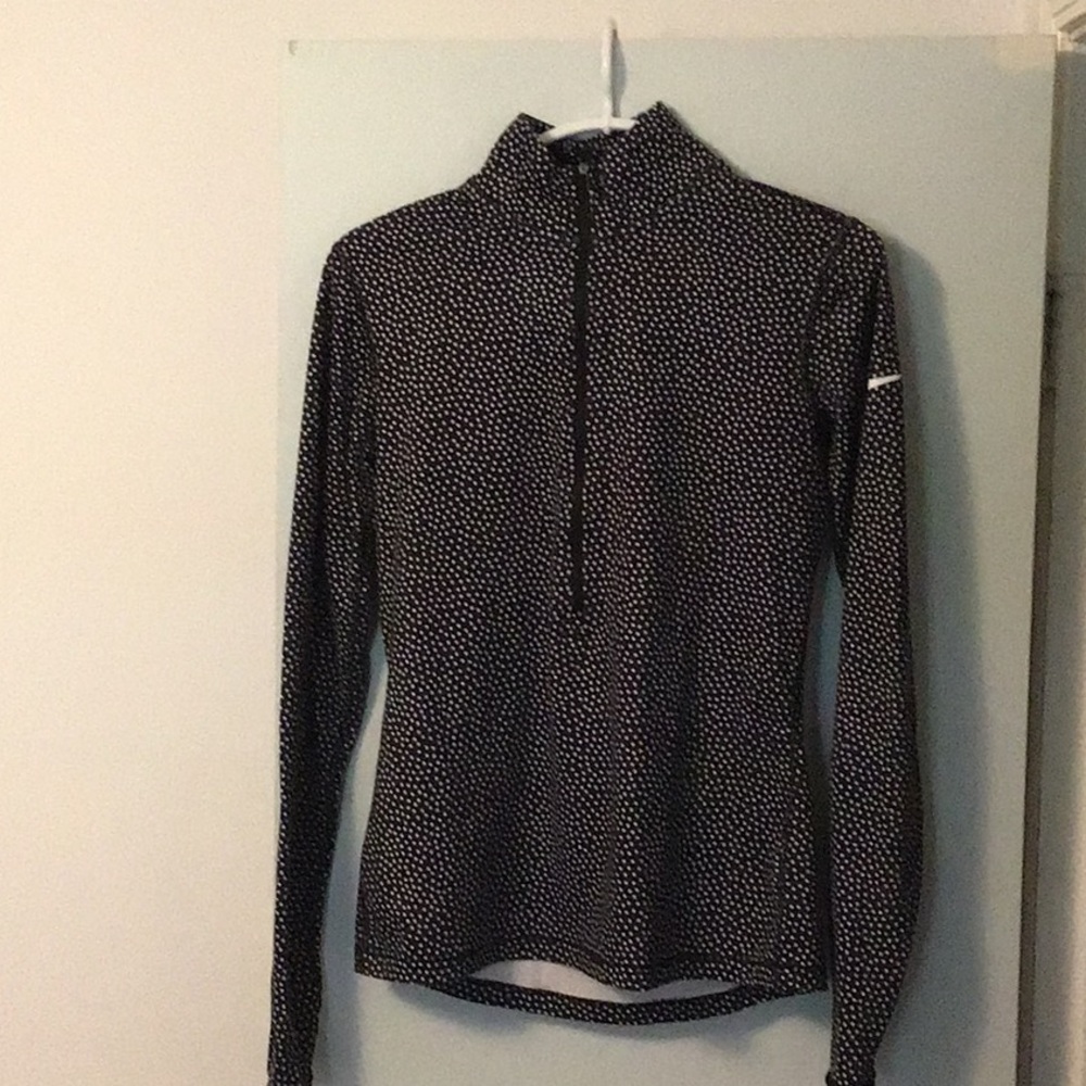 Nike dry fit top. M